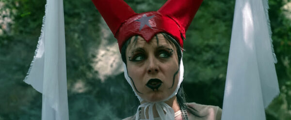 JeanneTo image du clip "de rêves et de sang"